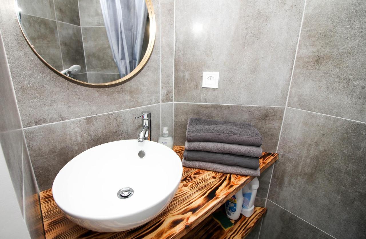 Charmant T2 En Coeur De Ville - 2 Lits + Lit Bebe - Wifi - Imprimante Carcassonne Zewnętrze zdjęcie